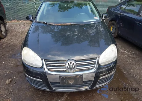 2010 Volkswagen Jetta Se z USA, uszkodzony, nr VIN 3VWRX7AJ0AM032753